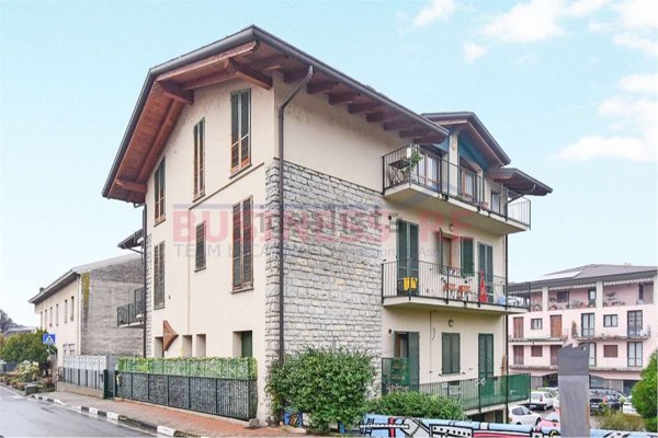 appartamento in vendita a Merone
