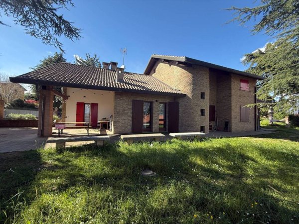 casa indipendente in vendita a Merone
