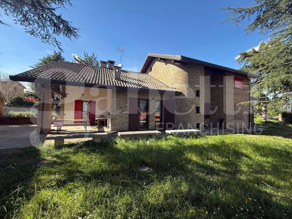 casa indipendente in vendita a Merone