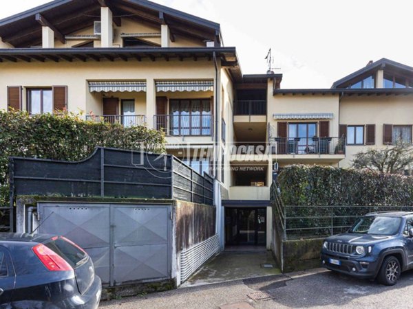 appartamento in vendita a Merone