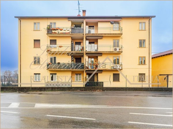 appartamento in vendita a Merone