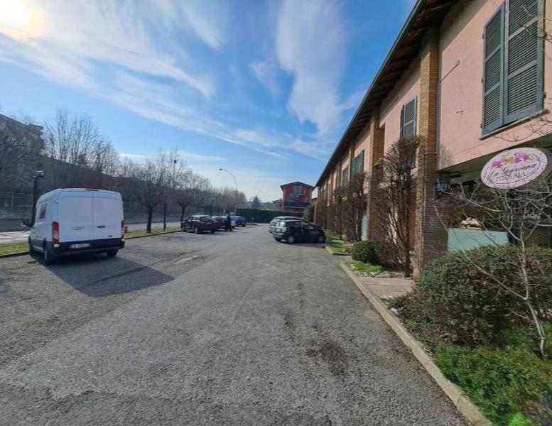 ufficio in vendita a Merone