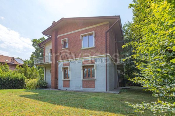 casa indipendente in vendita a Merone