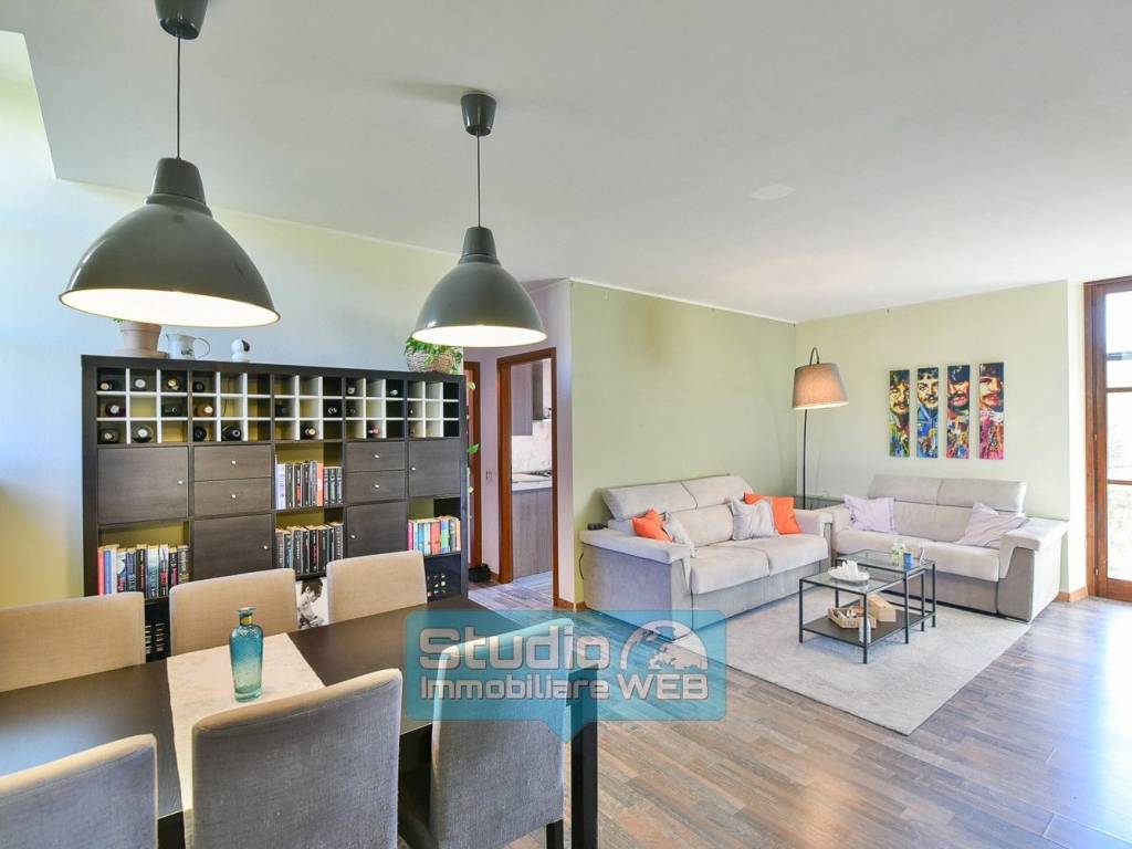 appartamento in vendita a Merone