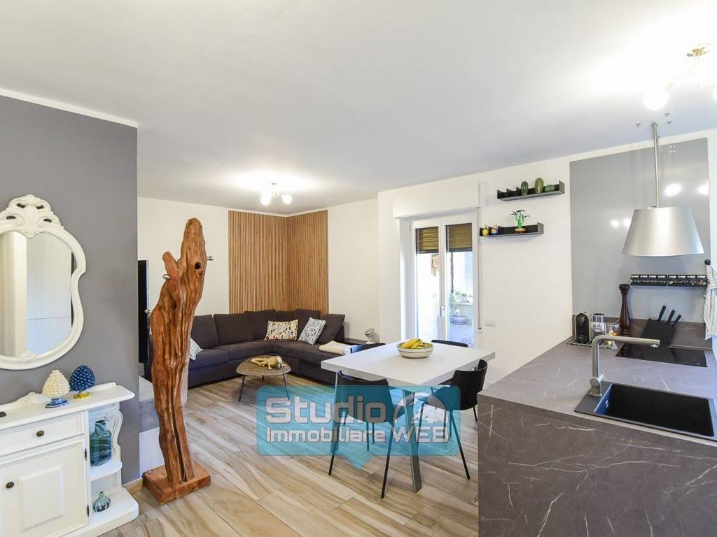 appartamento in vendita a Merone