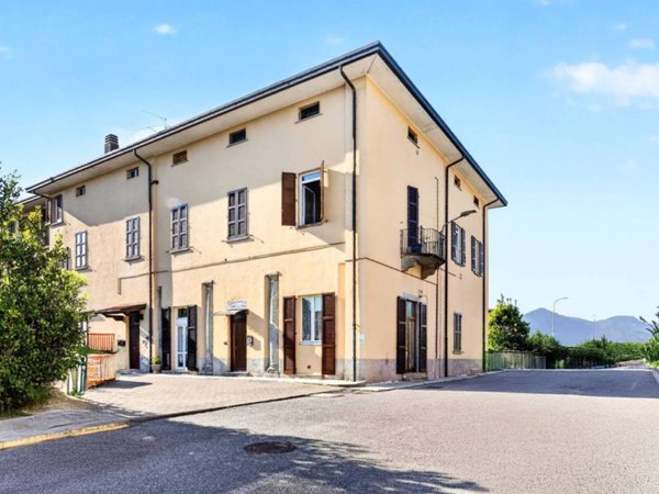 appartamento in vendita a Merone