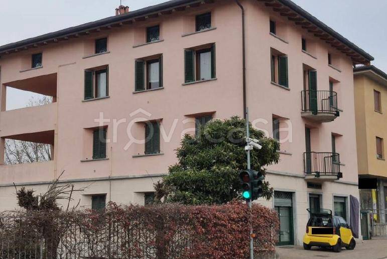 appartamento in vendita a Merone