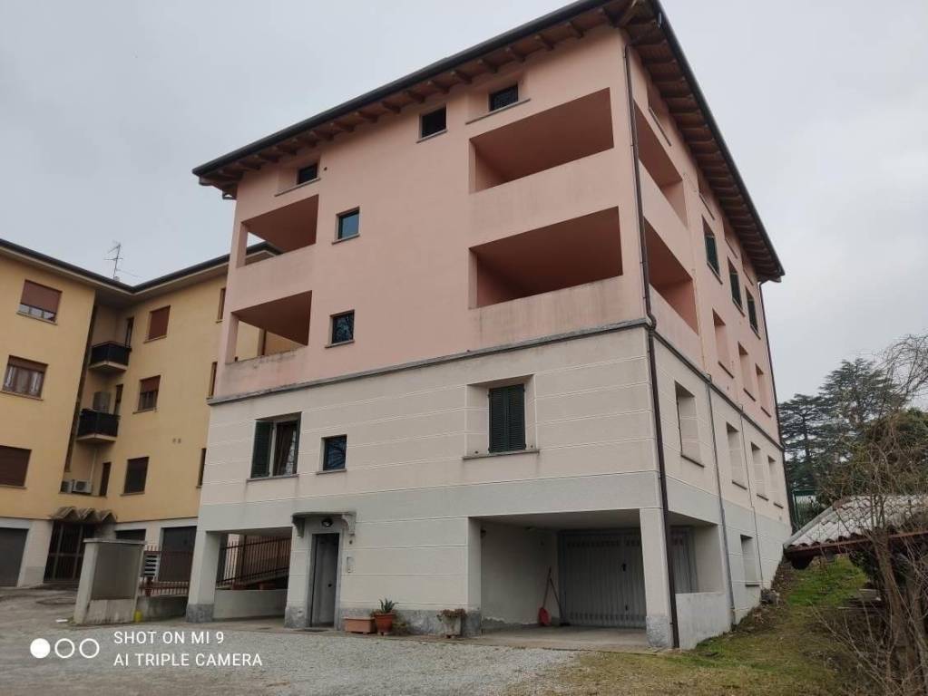 appartamento in vendita a Merone