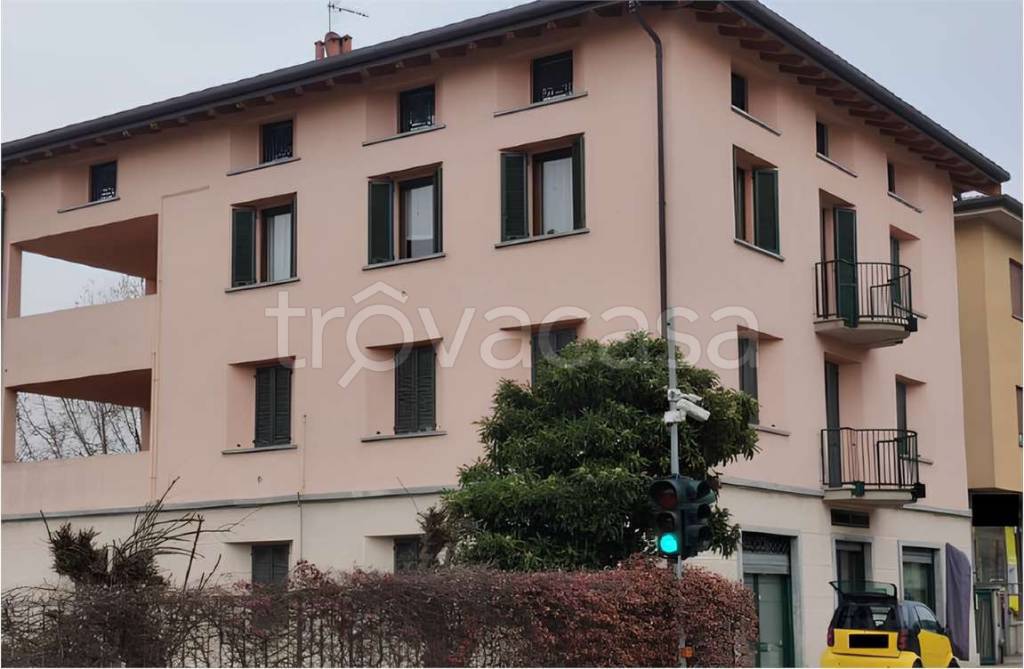 appartamento in vendita a Merone