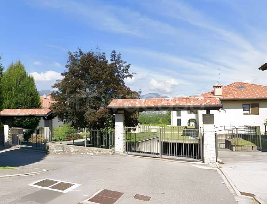 appartamento in vendita a Merone