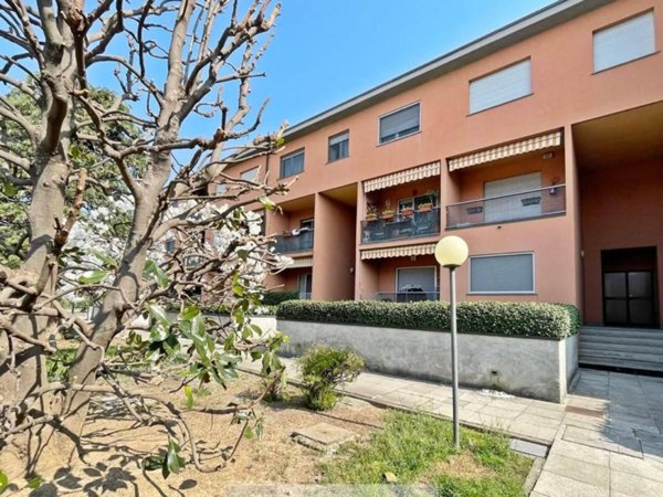 appartamento in vendita a Merone