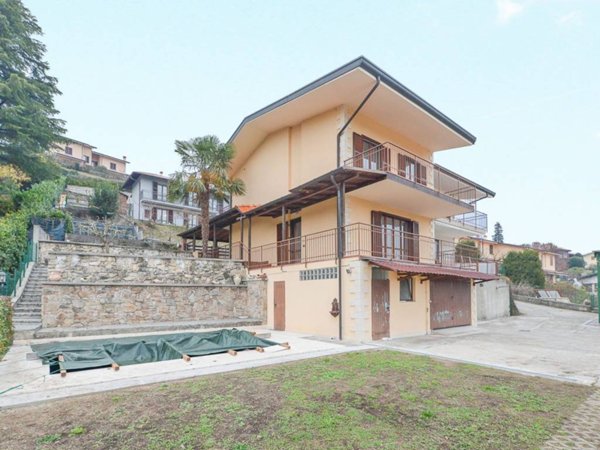 casa indipendente in vendita a Merone