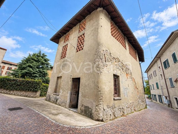 casa indipendente in vendita a Merone