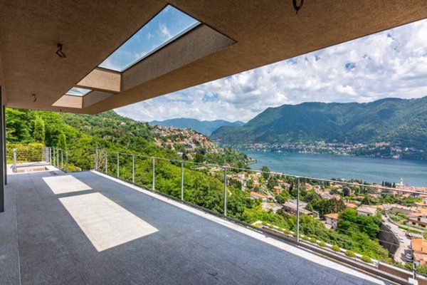 casa indipendente in vendita a Moltrasio