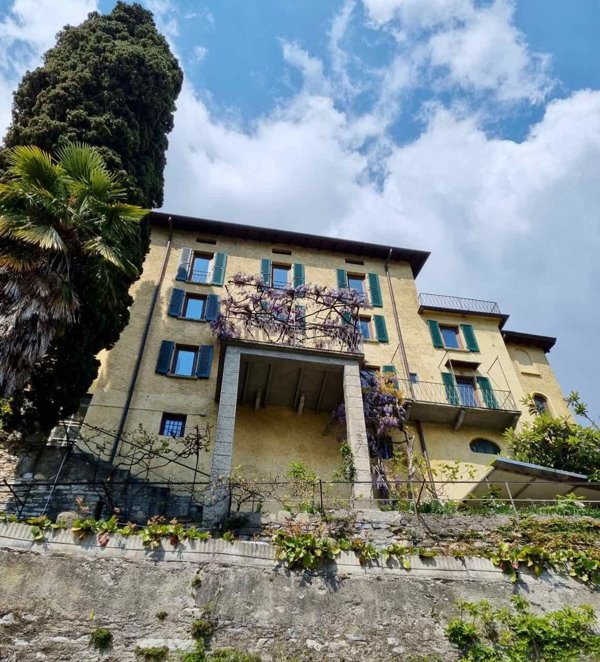 casa indipendente in vendita a Moltrasio