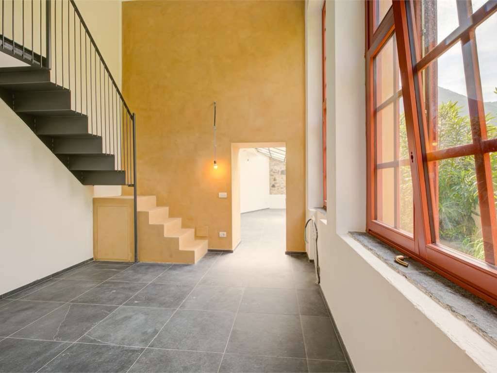 casa indipendente in vendita a Moltrasio