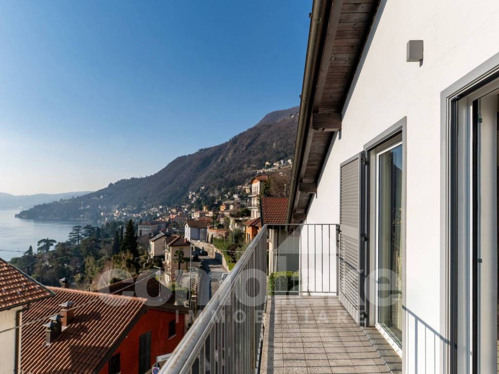 casa indipendente in vendita a Moltrasio