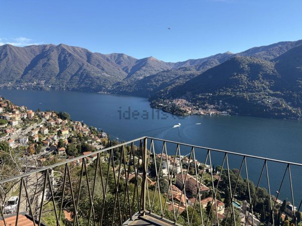 casa indipendente in vendita a Moltrasio in zona Casarico