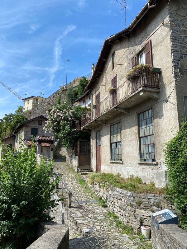 casa indipendente in vendita a Moltrasio