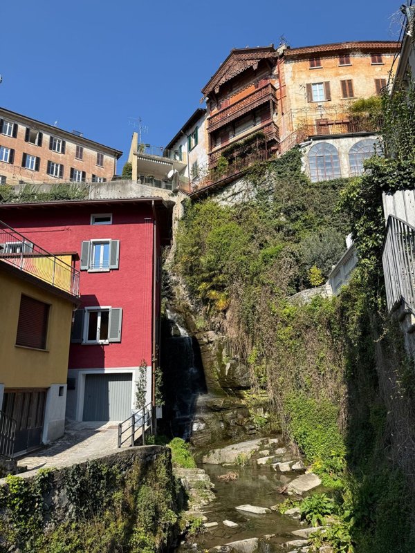 casa indipendente in vendita a Moltrasio