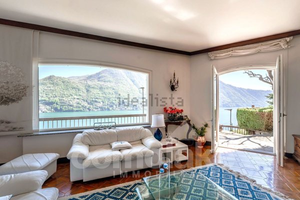 casa indipendente in vendita a Moltrasio in zona Casarico