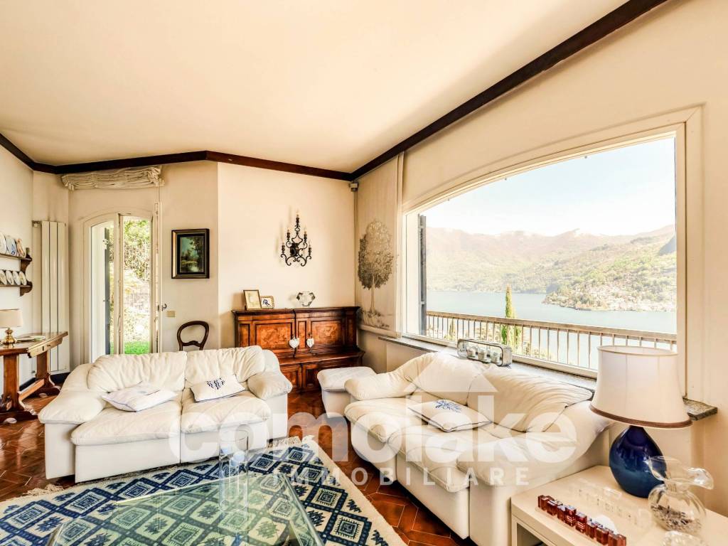 casa indipendente in vendita a Moltrasio in zona Donegano