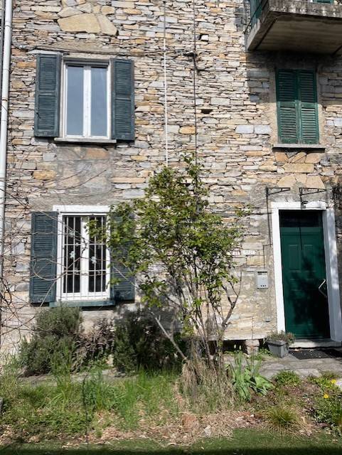 casa indipendente in vendita a Moltrasio in zona Casarico