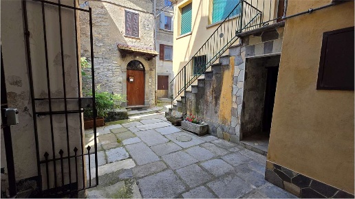 appartamento in vendita a Moltrasio in zona Casarico