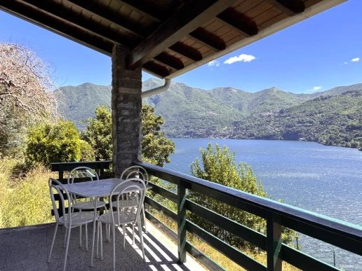 appartamento in vendita a Moltrasio in zona Casarico