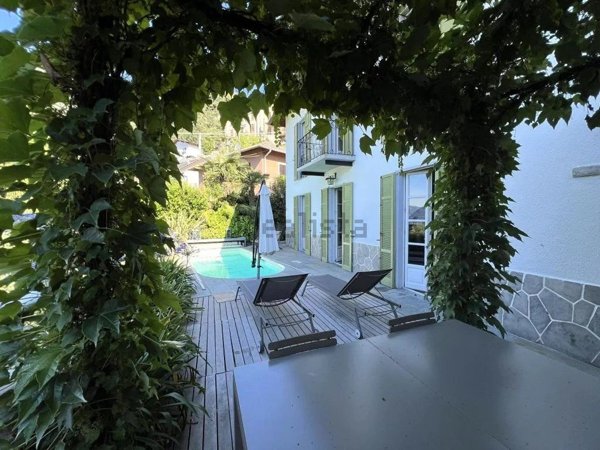 casa indipendente in vendita a Moltrasio in zona Casarico