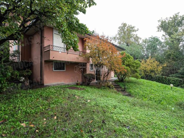 appartamento in vendita a Monguzzo