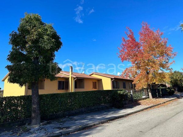 casa indipendente in vendita a Monguzzo