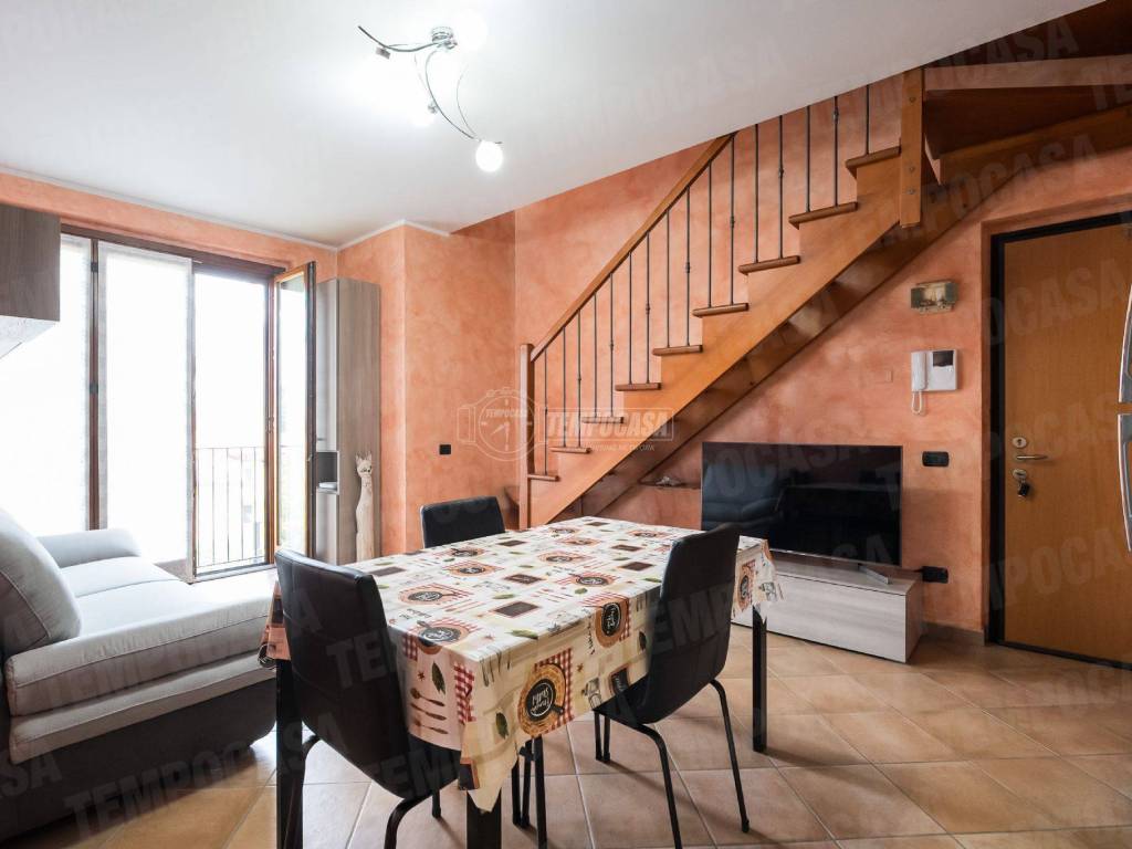 appartamento in vendita a Monguzzo