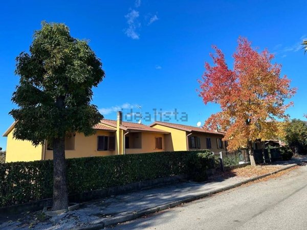 casa indipendente in vendita a Monguzzo