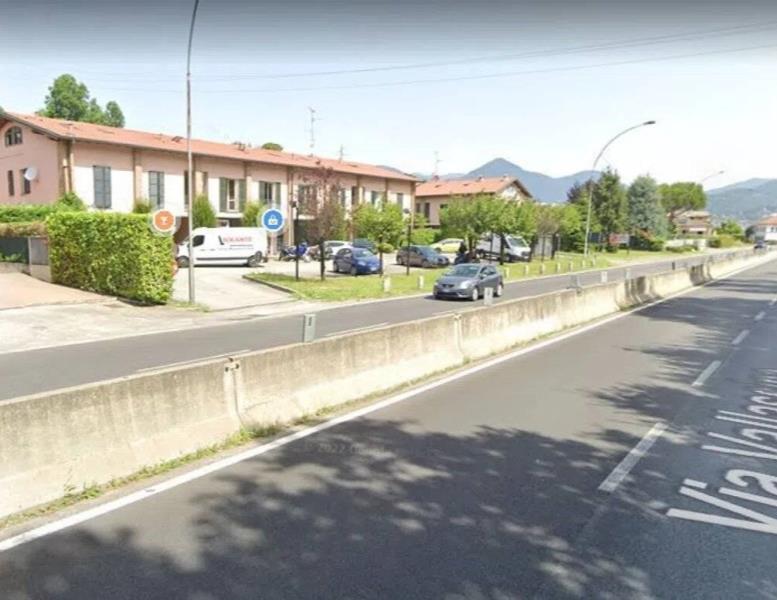 negozio in vendita a Monguzzo