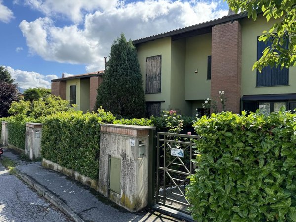 casa indipendente in vendita a Monguzzo in zona Nobile