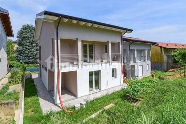 casa indipendente in vendita a Monguzzo