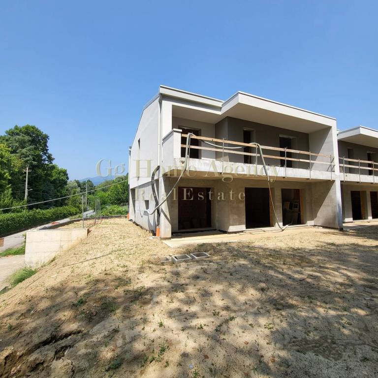 casa indipendente in vendita a Monguzzo