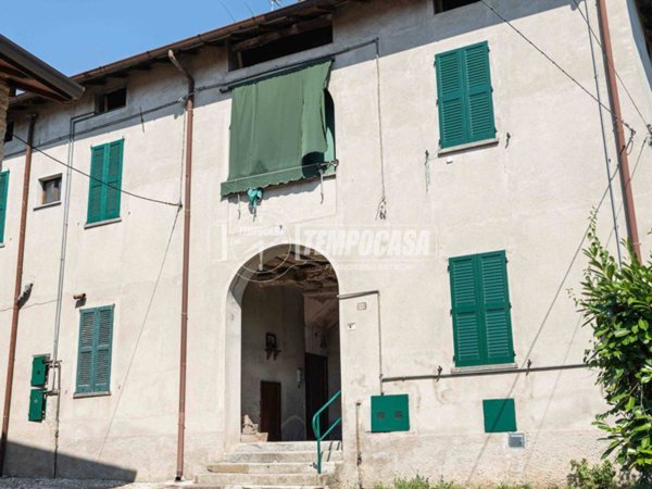 appartamento in vendita a Monguzzo in zona Nobile