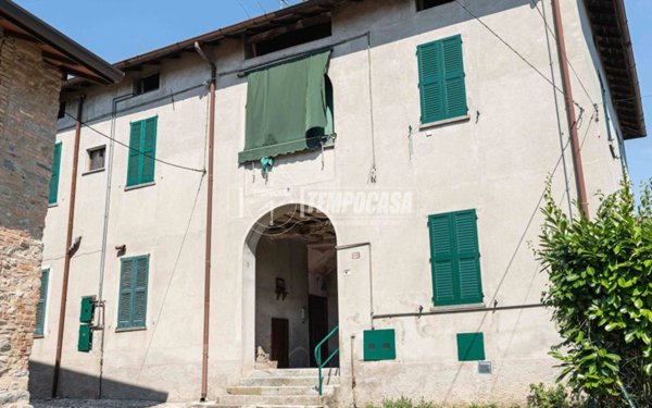 appartamento in vendita a Monguzzo in zona Nobile