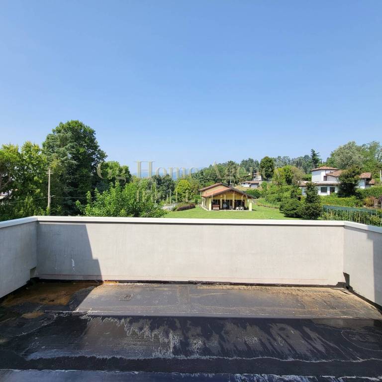 casa indipendente in vendita a Monguzzo