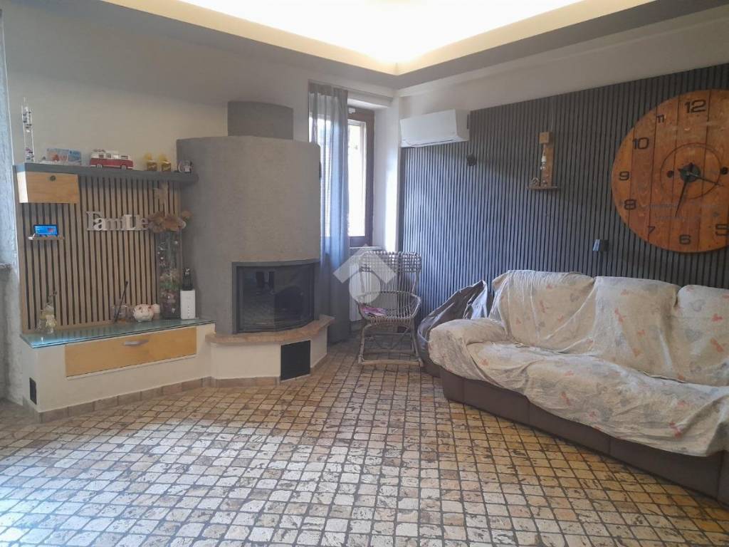 casa indipendente in vendita a Monguzzo