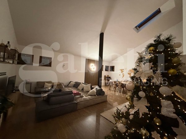 casa indipendente in vendita a Monguzzo in zona Nobile