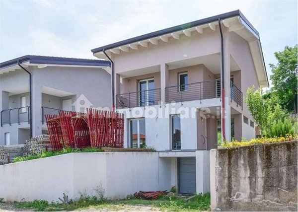 casa indipendente in vendita a Monguzzo in zona Nobile