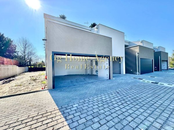 casa indipendente in vendita a Monguzzo