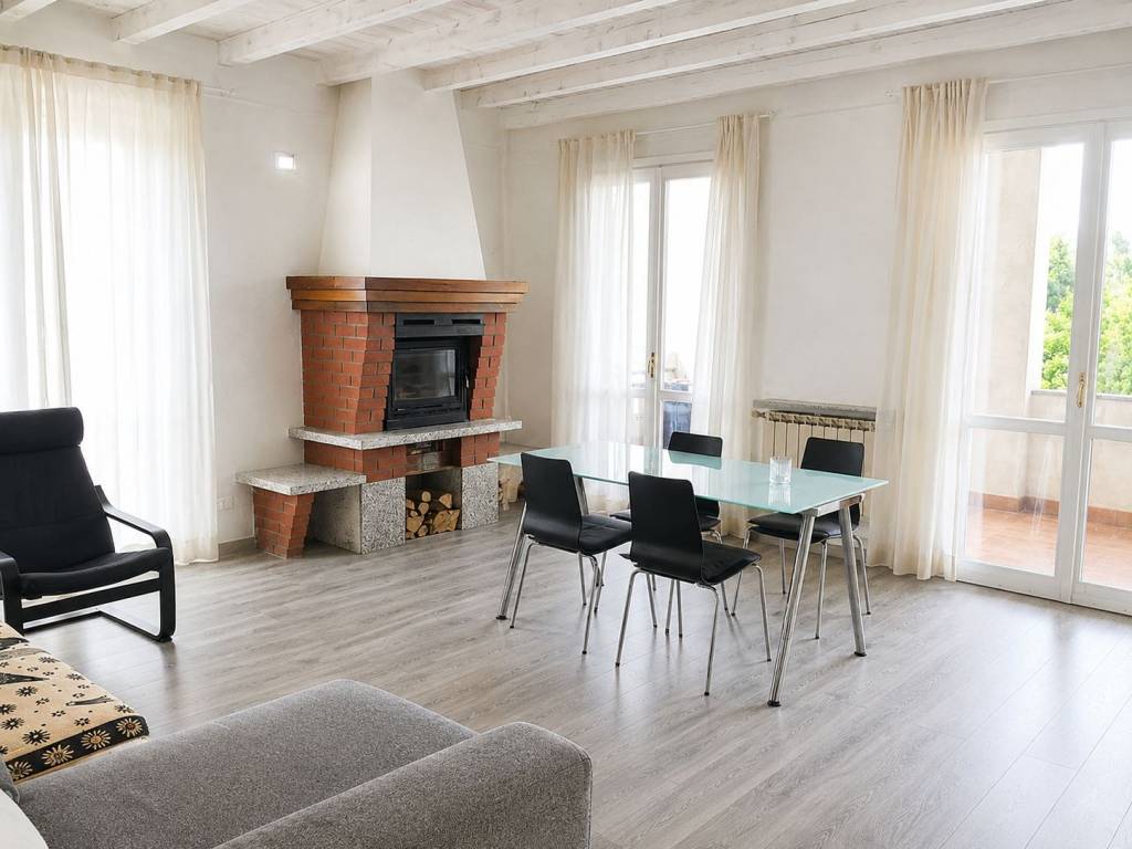 appartamento in vendita a Monguzzo in zona Nobile