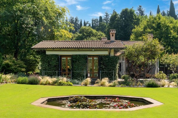 casa indipendente in vendita a Monguzzo in zona Nobile