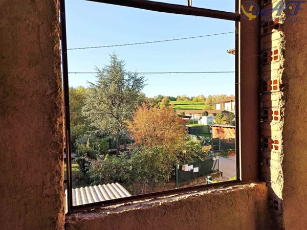 casa indipendente in vendita a Monguzzo in zona Nobile