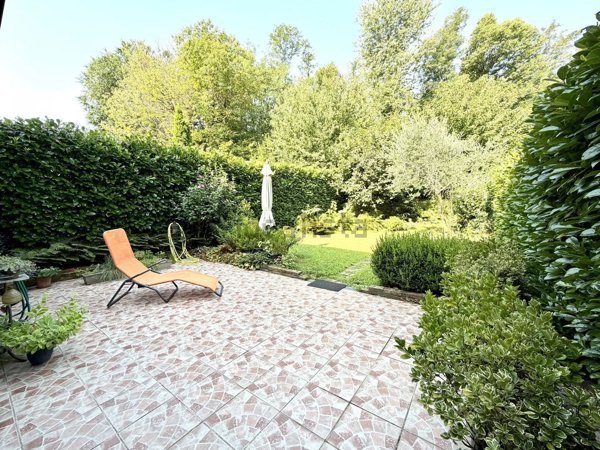 casa indipendente in vendita a Monguzzo in zona Nobile