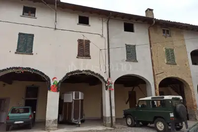 casa indipendente in vendita a Monguzzo